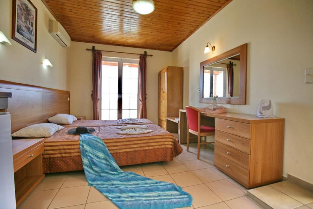 Anaxos Hotel Екстериор снимка