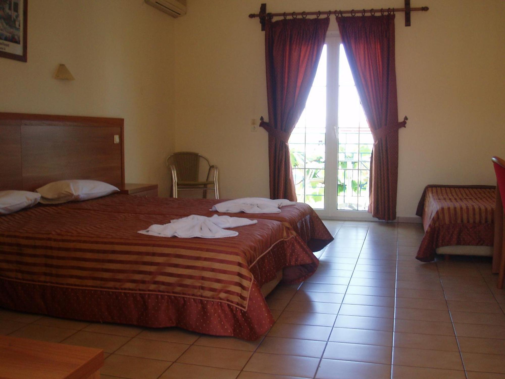 Anaxos Hotel Екстериор снимка